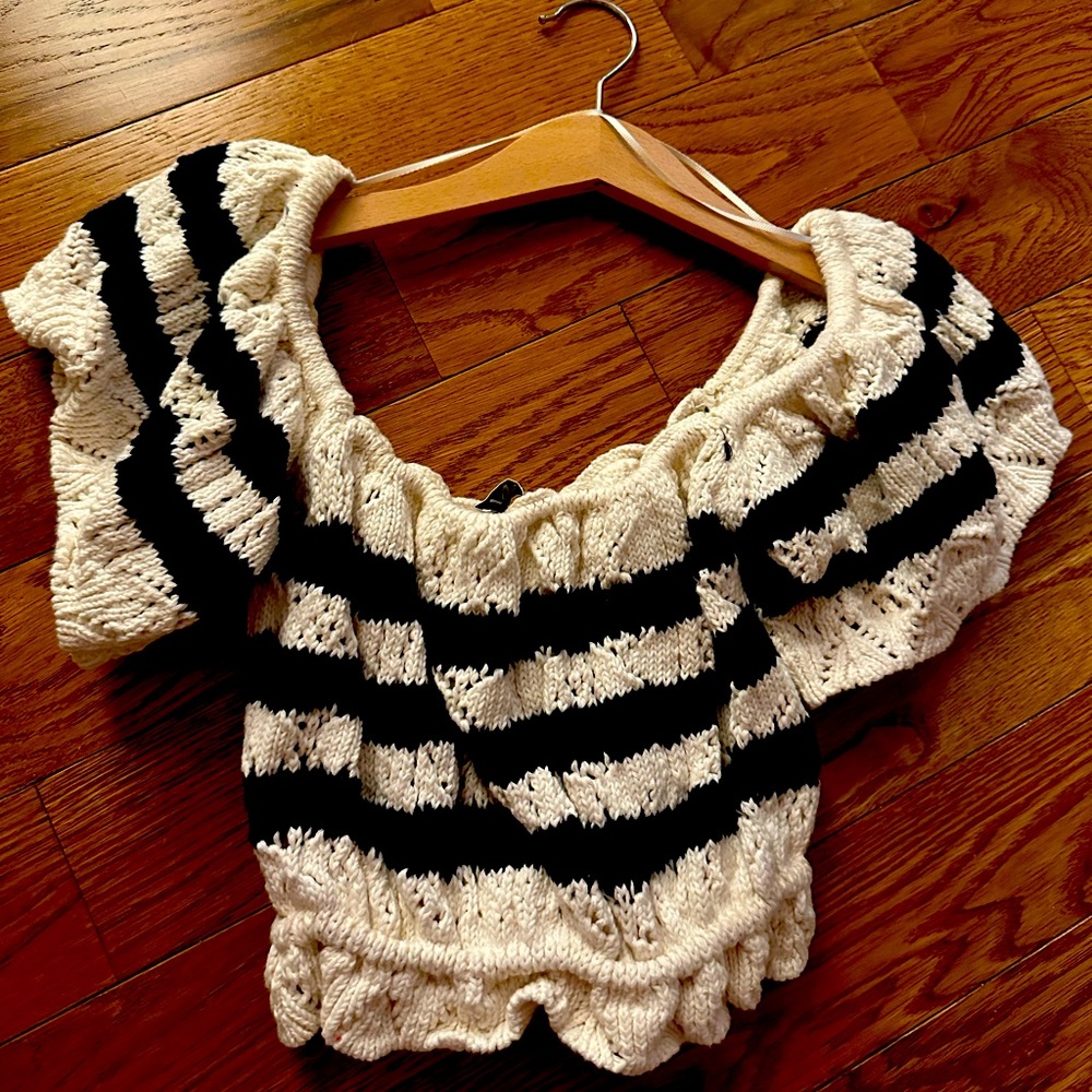 ✨ZARA Knit Top